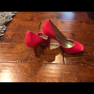 Hot pink Jessica Simpson heels size 7